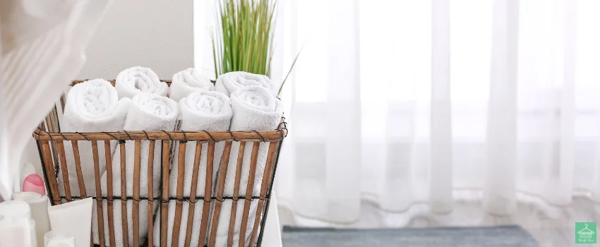 HHTS-Basket with Towels