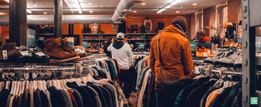 HHTS-Inside a thrift shop for clothes