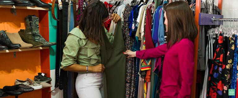 HHTS-Young women choosing an outfit